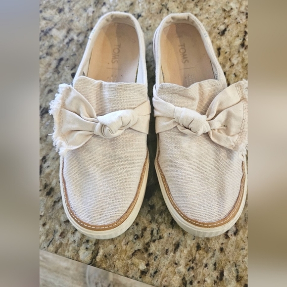 TOMS Sunrise Canvas Slip On Bow Flats Loafer Mules In Beige/ivory. Size 6 - Picture 3 of 15